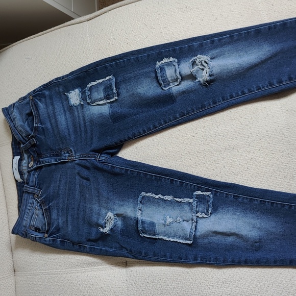 KanCan distressed skinny - Picture 3 of 5